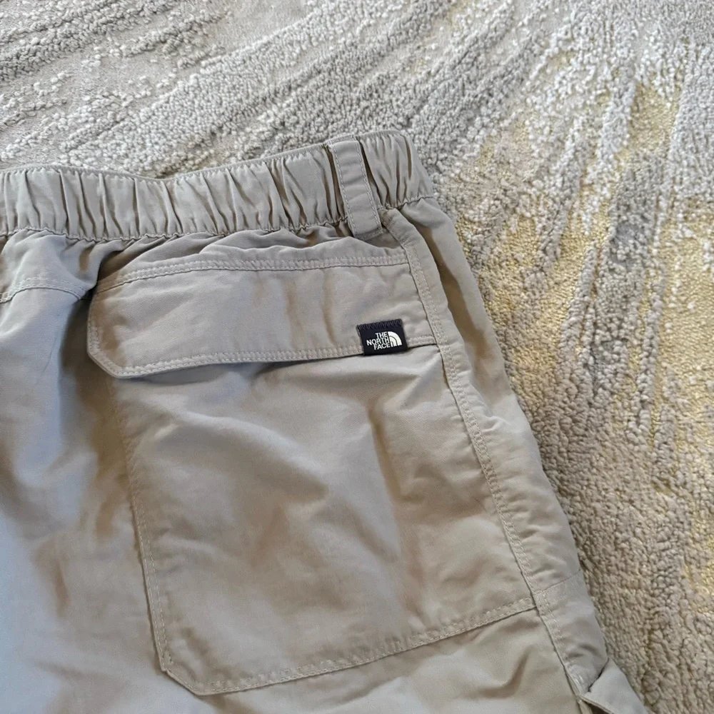 North Face cargo shorts outdoor tan khaki color nylon XXL